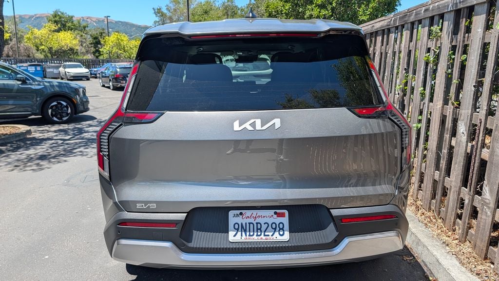 2024 Kia EV9 Light Long Range