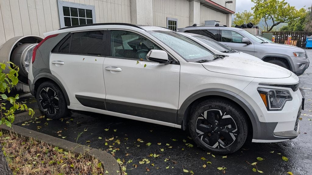 Certified 2024 Kia Niro Wave with VIN KNDCT3L13R5092585 for sale in Novato, CA