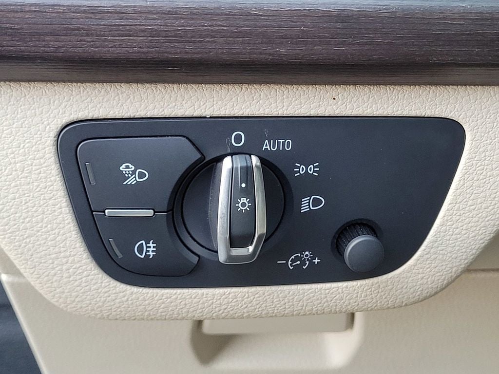 2023 Audi Q5 45 S line Premium quattro