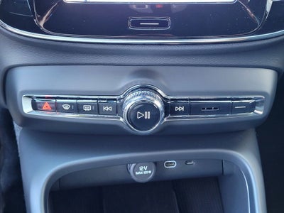 2025 Volvo EX40 Twin Motor Core