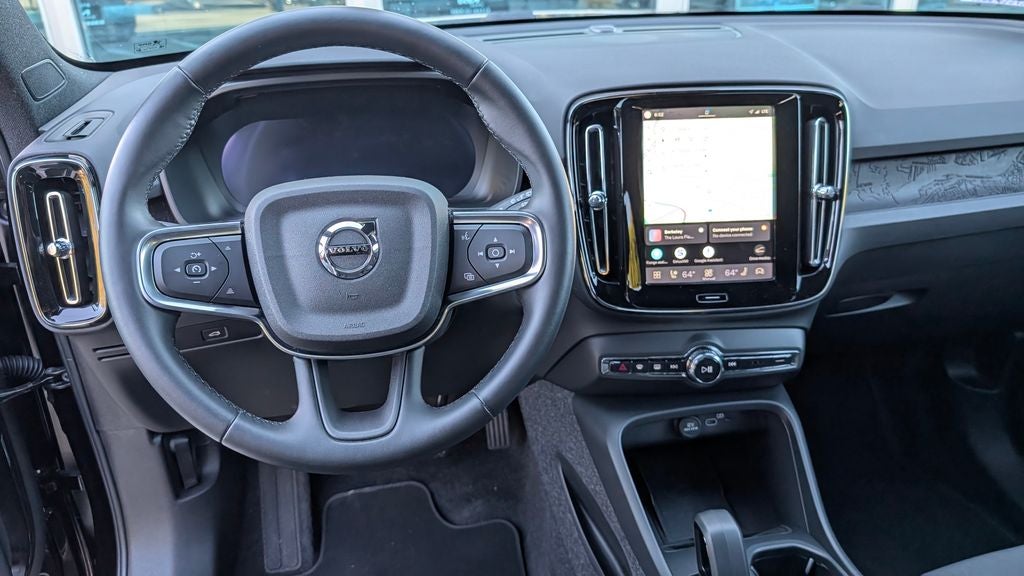 2025 Volvo EX40 Twin Motor Core